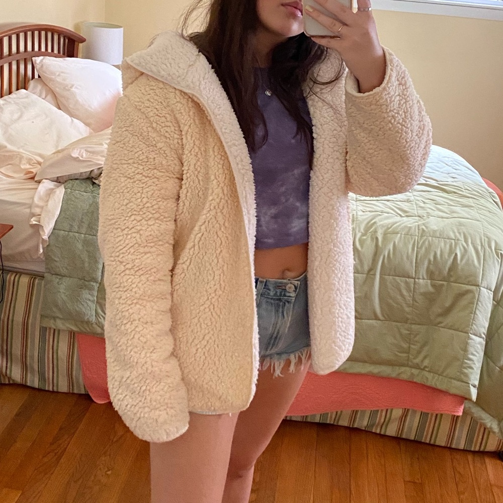 BDG hooded reversible sherpa